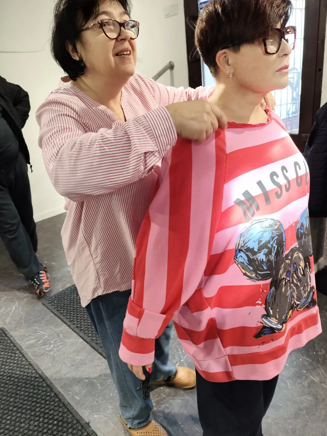 Przymiarka ubrania w Pracowni Krawieckiej Beata w Krakowie